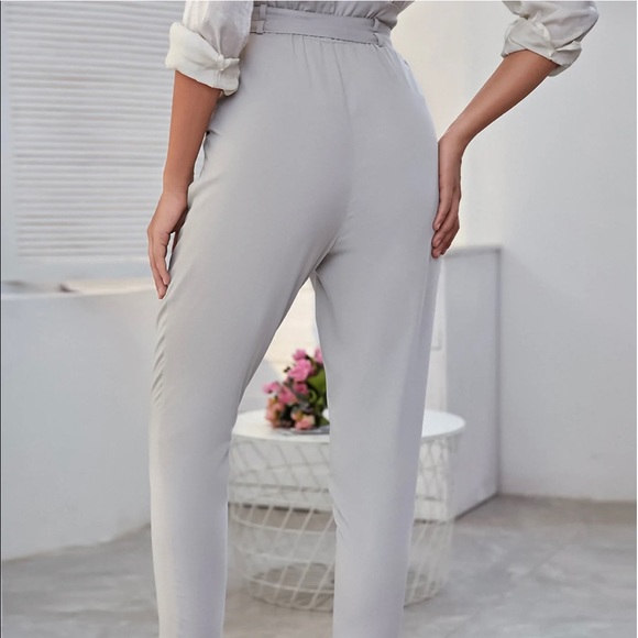 👏🏽High Waisted Dress Pants 👏🏽 - Picture 3 of 3